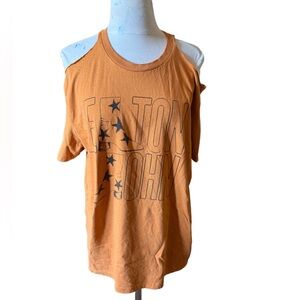 Authentic Elton John tour pop up merch t shirt custom
Cut out shoulders XL top